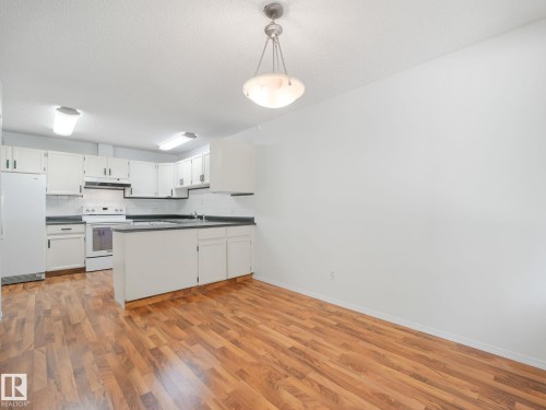 91 Amherst Crescent, St. Albert, AB - Indoor Photo Showing Kitchen