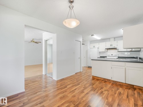 91 Amherst Crescent, St. Albert, AB - Indoor Photo Showing Kitchen