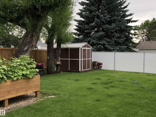 91 Amherst Crescent, St. Albert, AB - Outdoor With Backyard