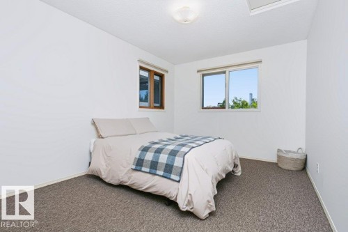 10057 91 Avenue Nw, Edmonton, AB - Indoor Photo Showing Bedroom