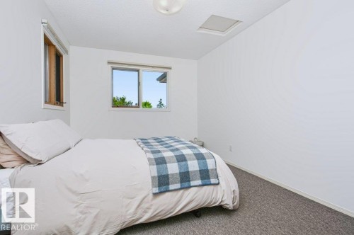10057 91 Avenue Nw, Edmonton, AB - Indoor Photo Showing Bedroom