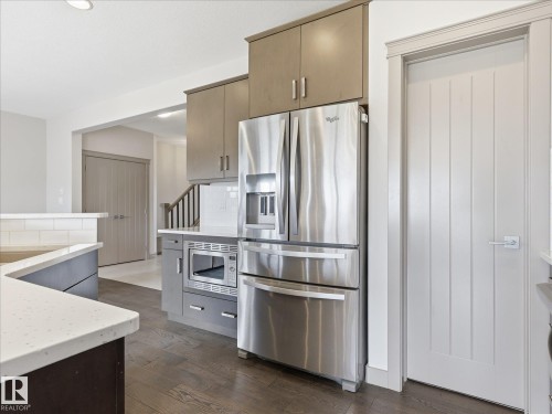 2115 Auxier Court Sw, Edmonton, AB - Indoor Photo Showing Kitchen