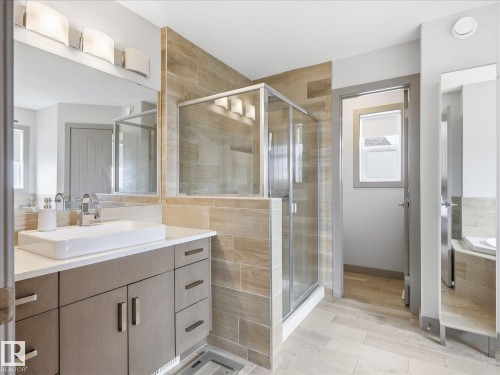 2115 Auxier Court Sw, Edmonton, AB - Indoor Photo Showing Bathroom