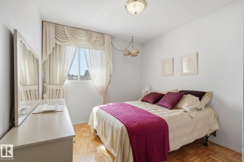 14511 83 Street Nw, Edmonton, AB - Indoor Photo Showing Bedroom
