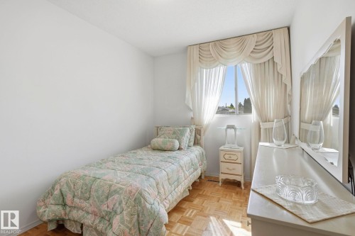 14511 83 Street Nw, Edmonton, AB - Indoor Photo Showing Bedroom