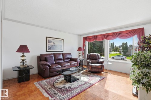 14511 83 Street Nw, Edmonton, AB - Indoor Photo Showing Living Room