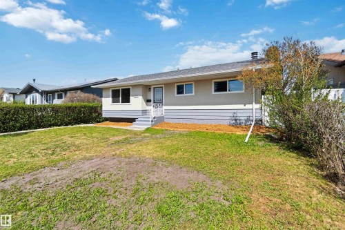 15015 95 Street, Edmonton, AB - Outdoor