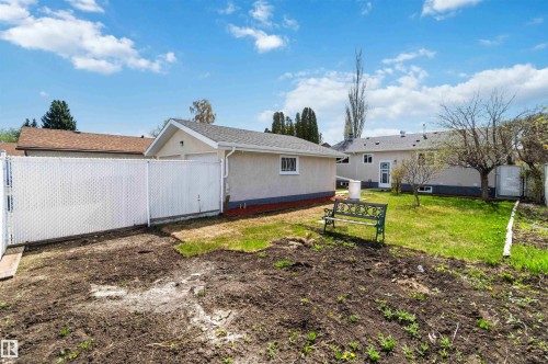 15015 95 Street, Edmonton, AB - Outdoor