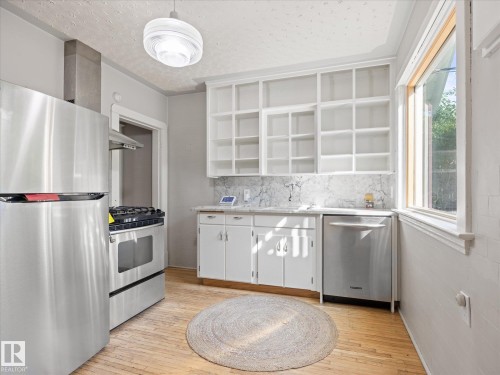 11331 66 Street Nw, Edmonton, AB - Indoor Photo Showing Kitchen