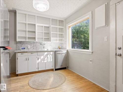 11331 66 Street Nw, Edmonton, AB - Indoor