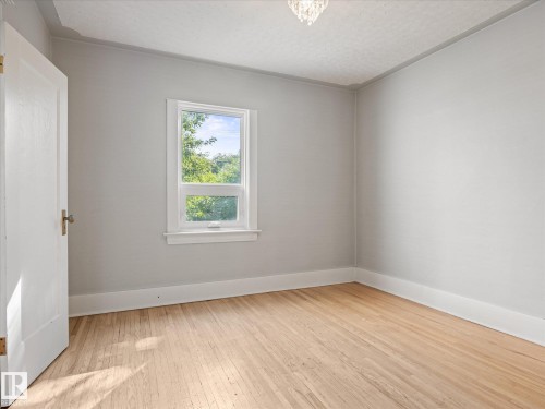 11331 66 Street Nw, Edmonton, AB - Indoor Photo Showing Other Room