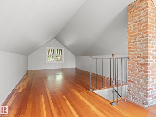 11331 66 Street Nw, Edmonton, AB - Indoor Photo Showing Other Room