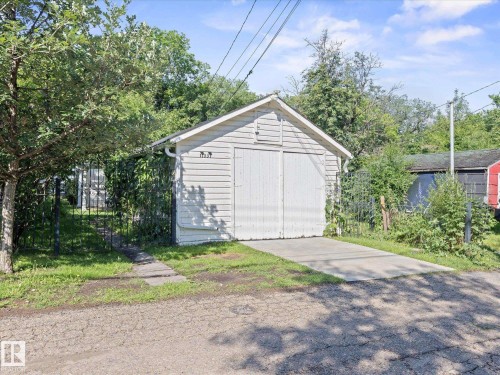 11331 66 Street Nw, Edmonton, AB - Outdoor