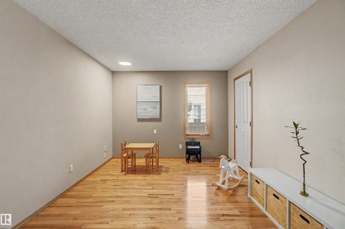 711 Butterworth Drive Nw, Edmonton, AB - Indoor Photo Showing Other Room