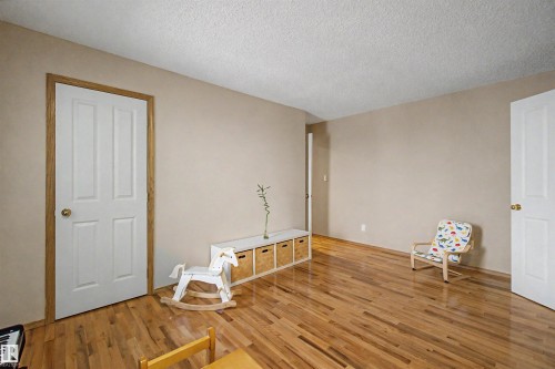 711 Butterworth Drive Nw, Edmonton, AB - Indoor Photo Showing Other Room