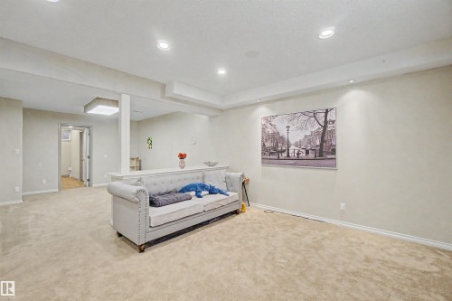 711 Butterworth Drive Nw, Edmonton, AB - Indoor