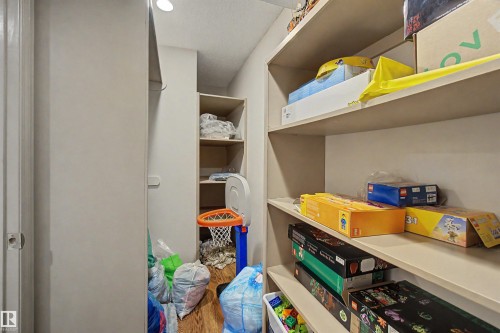 711 Butterworth Drive Nw, Edmonton, AB - Indoor