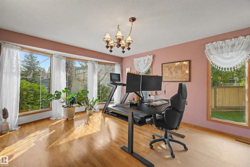 711 Butterworth Drive Nw, Edmonton, AB - Indoor Photo Showing Office