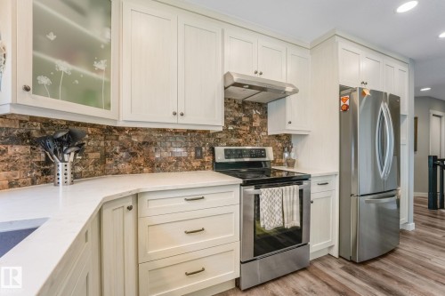 5809 48 Avenue, Beaumont, AB - Indoor Photo Showing Kitchen With Stainless Steel Kitchen