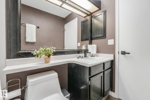 5809 48 Avenue, Beaumont, AB - Indoor Photo Showing Bathroom