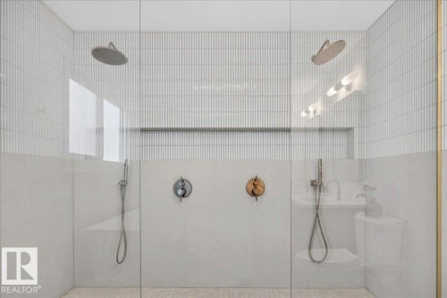 11604 35 Avenue Nw, Edmonton, AB - Indoor Photo Showing Bathroom