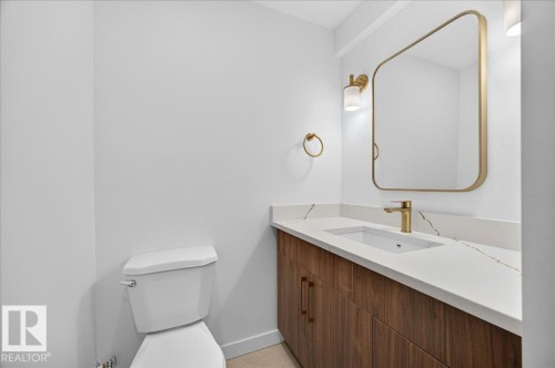 11604 35 Avenue Nw, Edmonton, AB - Indoor Photo Showing Bathroom