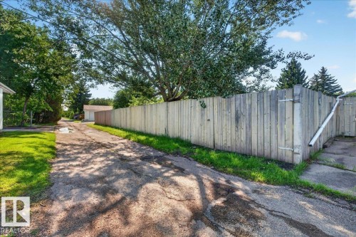 11604 35 Avenue Nw, Edmonton, AB - Outdoor