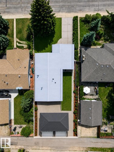 POSSIBLE oversized or triple garage to be built in the future.  Site coverage allows for one (subject for approval). - 11604 35 Avenue Nw, Edmonton, AB - Outdoor
