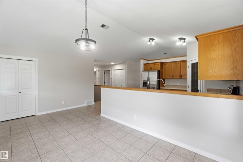 38 Willow Park Road, Stony Plain, AB - Indoor Photo Showing Other Room