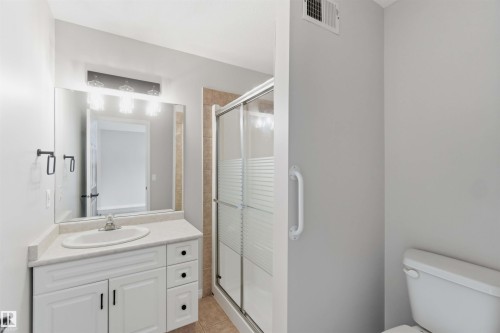 38 Willow Park Road, Stony Plain, AB - Indoor Photo Showing Bathroom