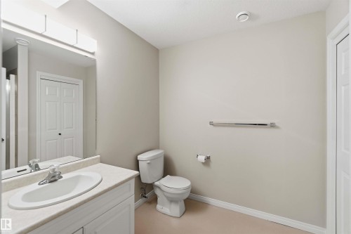 38 Willow Park Road, Stony Plain, AB - Indoor Photo Showing Bathroom