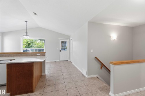 38 Willow Park Road, Stony Plain, AB - Indoor