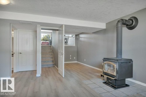 15036 128 Street Nw, Edmonton, AB - Indoor Photo Showing Other Room