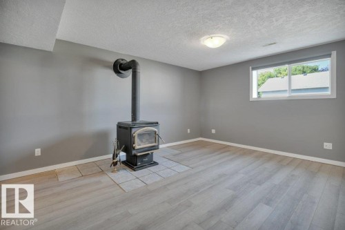 15036 128 Street Nw, Edmonton, AB - Indoor Photo Showing Other Room