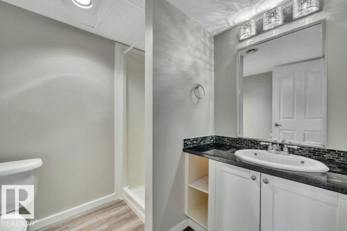 15036 128 Street Nw, Edmonton, AB - Indoor Photo Showing Bathroom