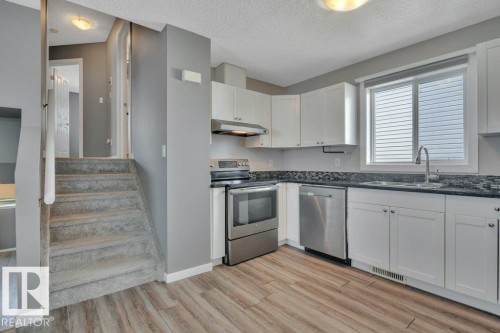 15036 128 Street Nw, Edmonton, AB - Indoor Photo Showing Kitchen