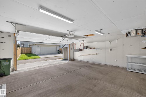 Garage - 3139 Carpenter Landing Sw, Edmonton, AB - Indoor Photo Showing Garage