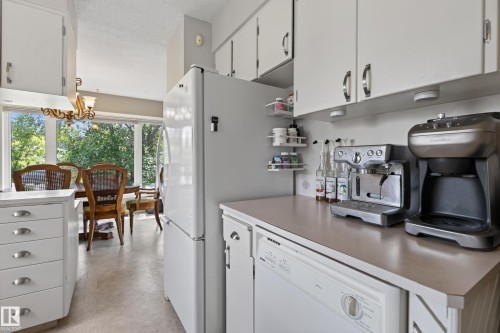 11303 115 Street Nw, Edmonton, AB - Indoor Photo Showing Kitchen