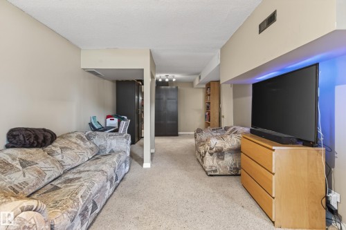 11303 115 Street Nw, Edmonton, AB - Indoor