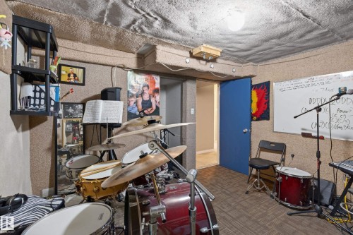 11303 115 Street Nw, Edmonton, AB - Indoor