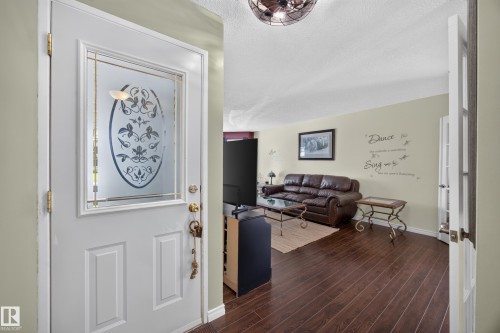 Entrance foyer - 8310 99 Avenue, Fort Saskatchewan, AB - Indoor Photo Showing Other Room