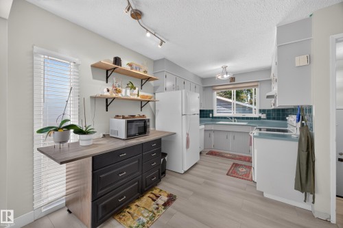 Kitchen - 8310 99 Avenue, Fort Saskatchewan, AB - Indoor Photo Showing Kitchen