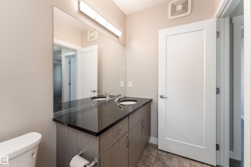 458 Allard Boulevard Sw, Edmonton, AB - Indoor Photo Showing Bathroom