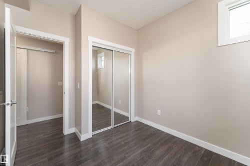 458 Allard Boulevard Sw, Edmonton, AB - Indoor Photo Showing Other Room