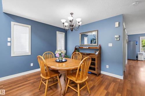 44 Vaughn Avenue, Spruce Grove, AB - Indoor Photo Showing Dining Room