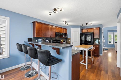 44 Vaughn Avenue, Spruce Grove, AB - Indoor Photo Showing Kitchen