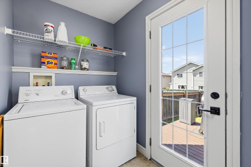 44 Vaughn Avenue, Spruce Grove, AB - Indoor Photo Showing Laundry Room