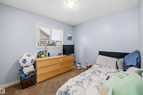 44 Vaughn Avenue, Spruce Grove, AB - Indoor Photo Showing Bedroom