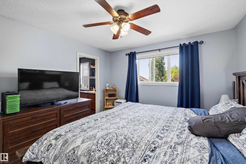 44 Vaughn Avenue, Spruce Grove, AB - Indoor Photo Showing Bedroom