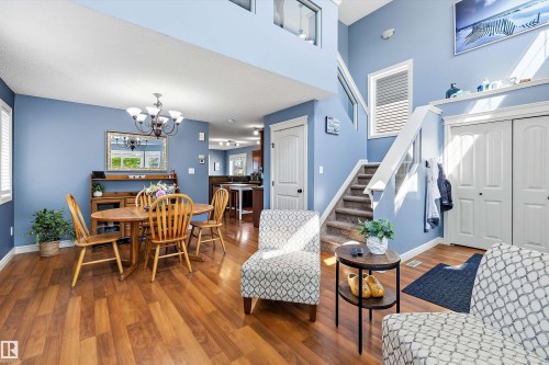 44 Vaughn Avenue, Spruce Grove, AB - Indoor Photo Showing Living Room